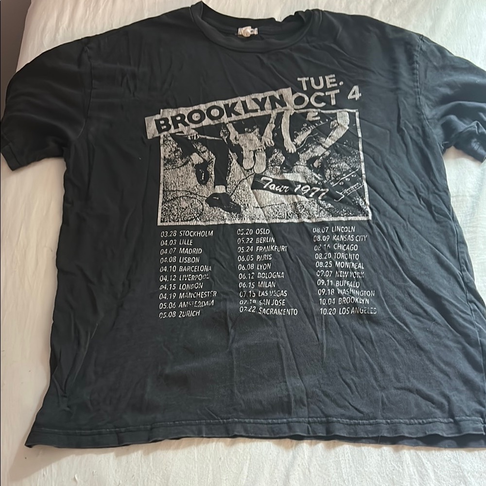 Garage  Graphic T-shirt